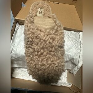 Ugg Maxi Curly Platform slip ons